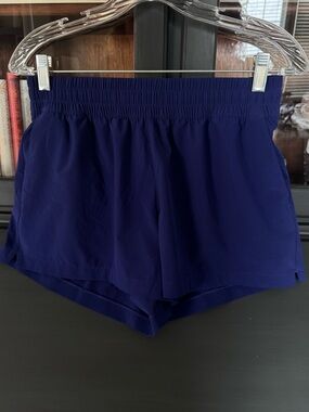 Athleta Weekender Run Shorts - small